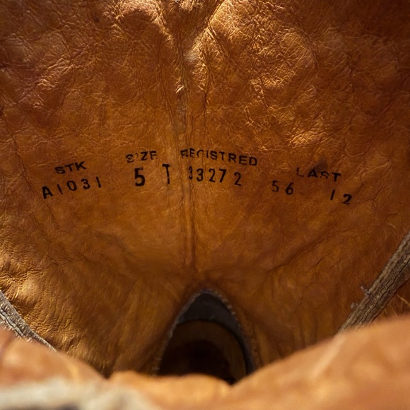 Embroidered Tan Heeled Boots with Red and Blue Accents - Picture 4 of 4